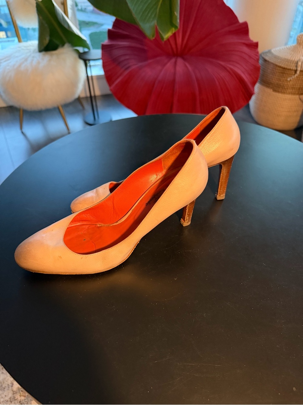 Santoni Women's Classic Leather Pumps in Blush Pink
